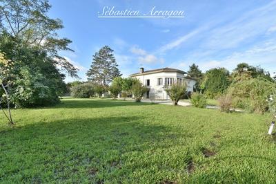 Maison - 229 m² - 8 pièces