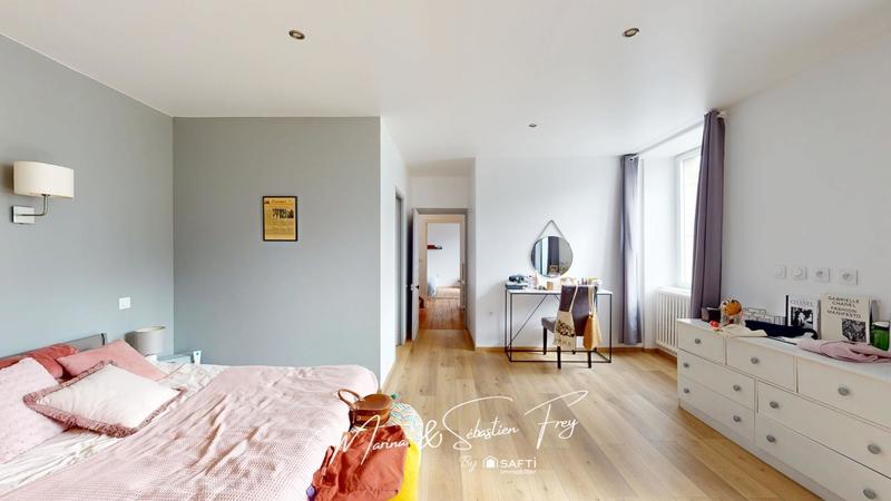 Maison de maîtres - 300 m² - 11 pièces