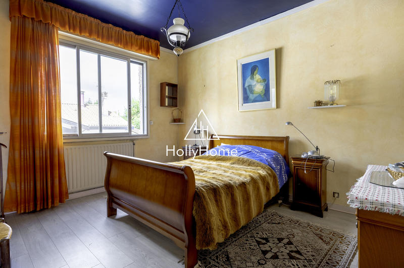 Maison - 170 m² - 8 pièces