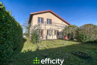 Maison - 96 m² - 4 pièces