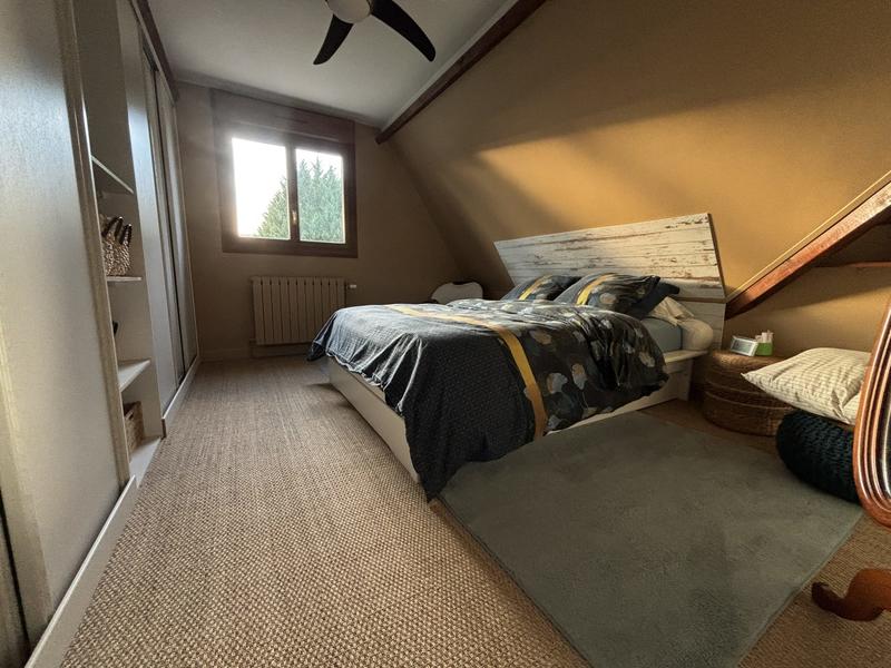 Maison - 180 m² - 8 pièces