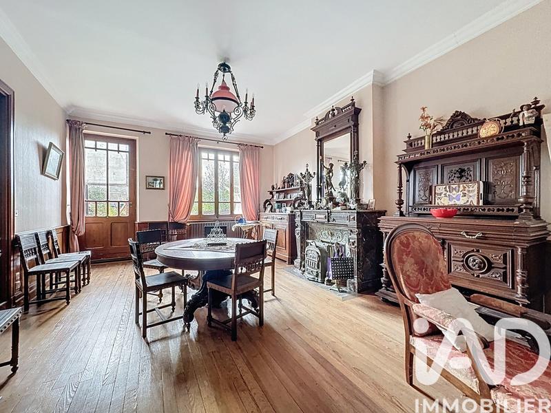 Maison - 329 m² - 10 pièces