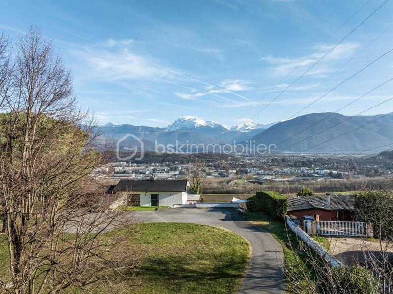 Maison - 200 m² - 6 pièces