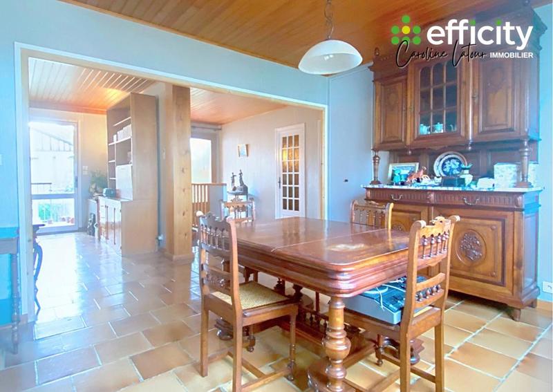 Maison - 310 m² - 6 pièces