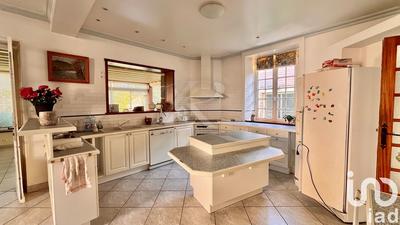 Maison - 212 m² - 8 pièces