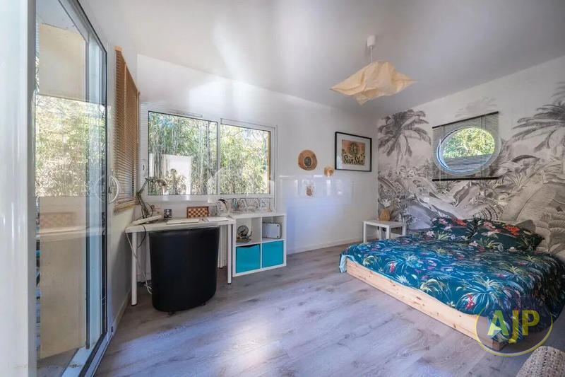 Maison - 184 m² - 6 pièces