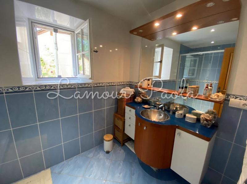 Maison - 369 m² - 10 pièces