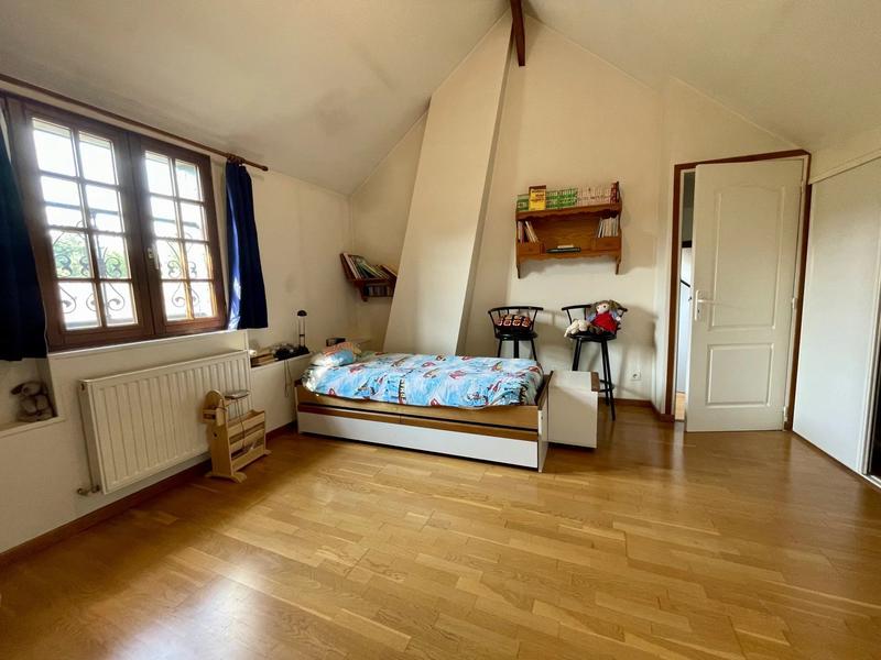 Maison - 223 m² - 7 pièces