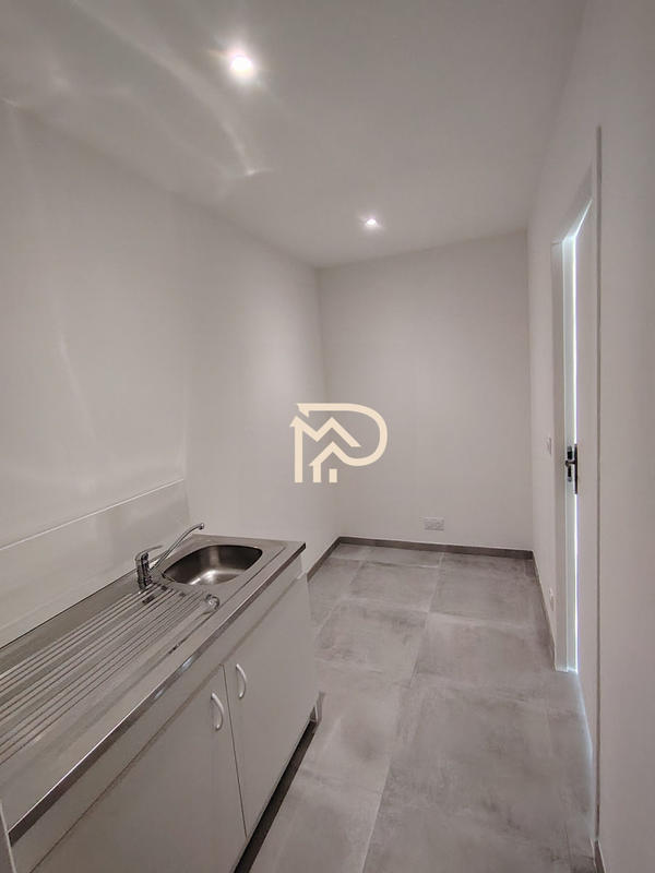 Local d'activités - 33 m² - 2 pièces