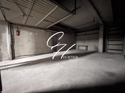 Parking / Garage - 28 m²