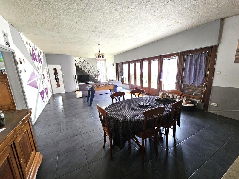 Maison - 180 m² - 6 pièces