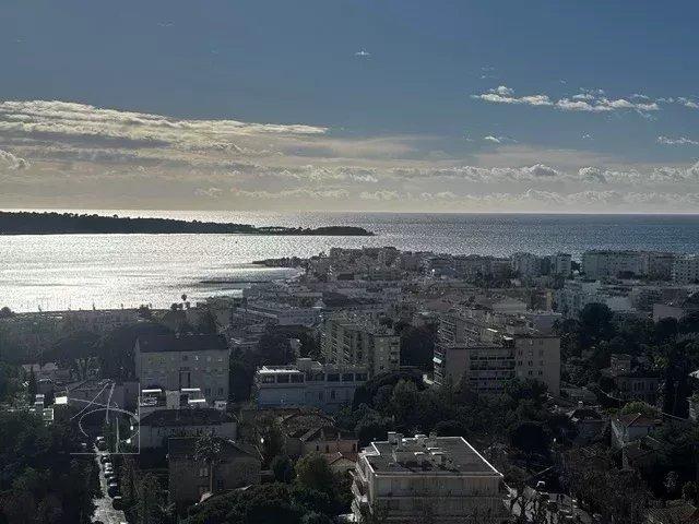 Appartement - 94 m² - 3 pièces