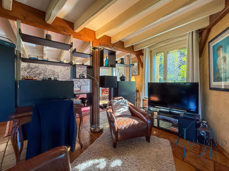 Maison - 210 m² - 8 pièces