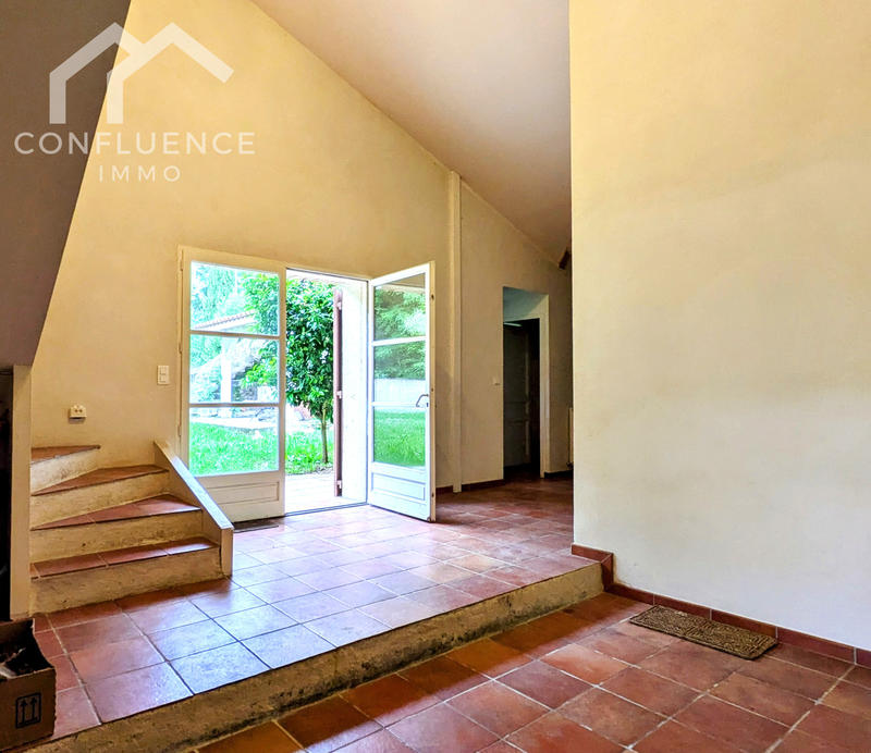 Maison - 250 m² - 7 pièces