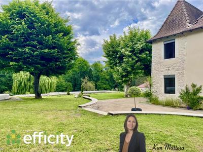 Maison - 341 m² - 8 pièces