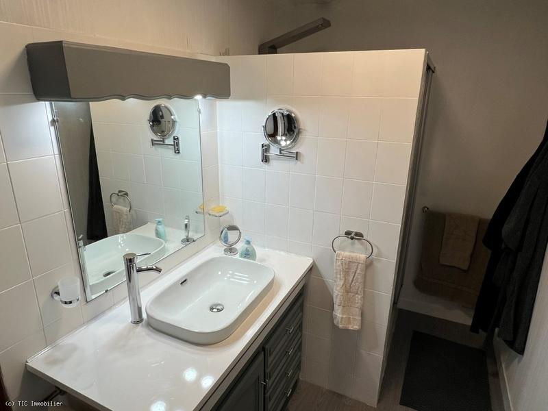 Maison - 218 m² - 7 pièces