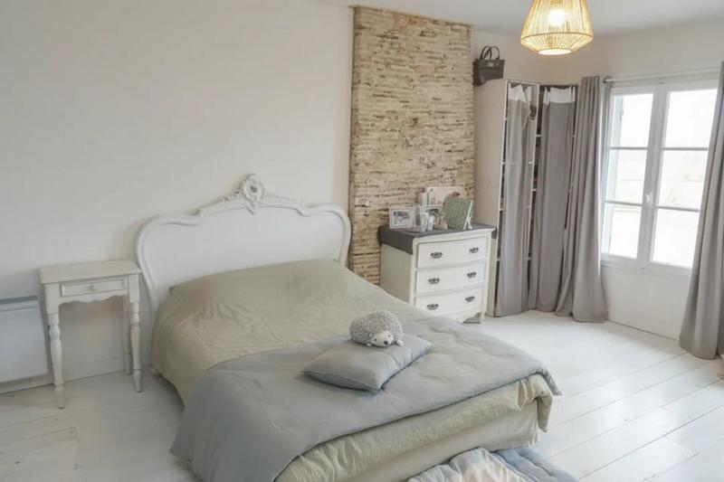 Maison en pierre - 350 m² - 8 pièces