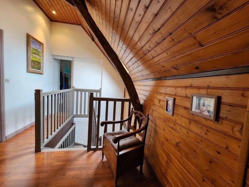 Maison en pierre - 241 m² - 9 pièces