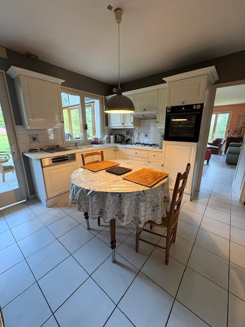 Pavillon - 223 m² - 9 pièces