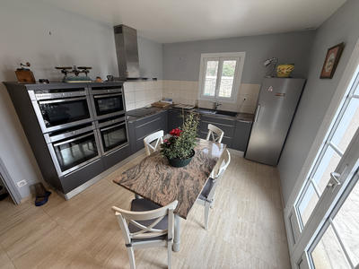 Maison - 185 m² - 7 pièces