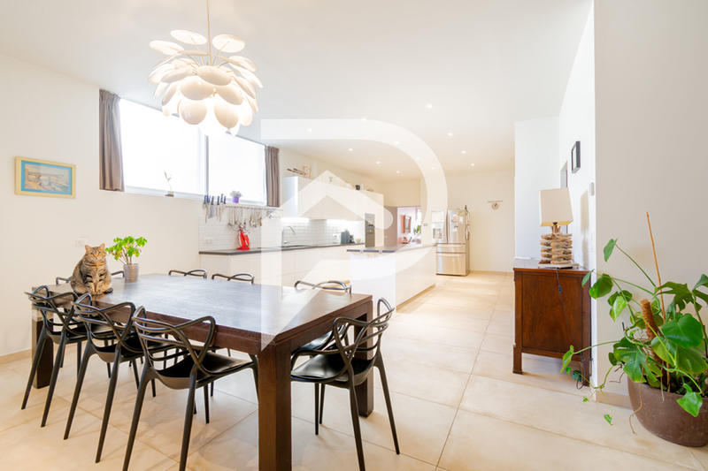 Appartement - 166 m² - 5 pièces