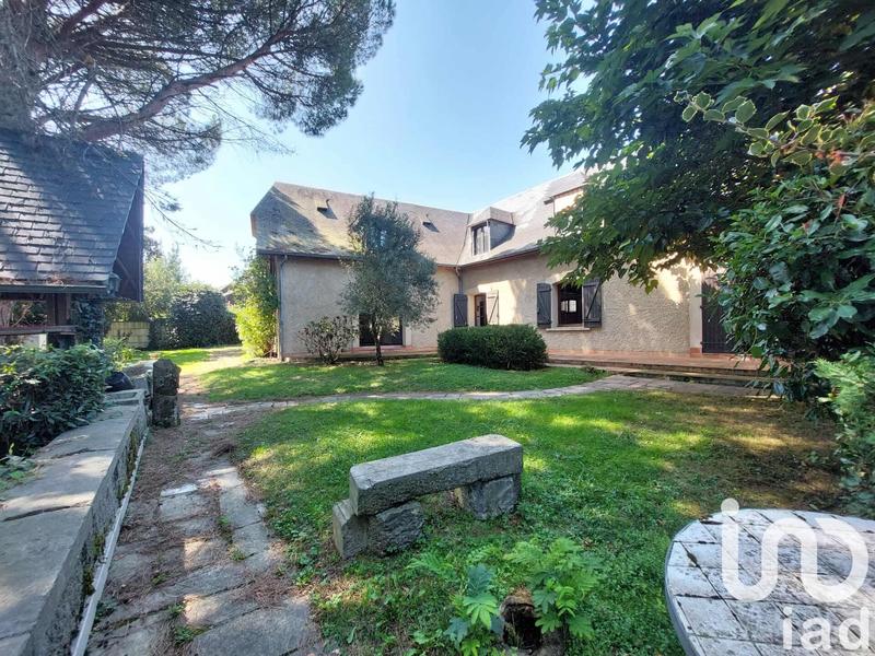 Maison - 389 m² - 10 pièces