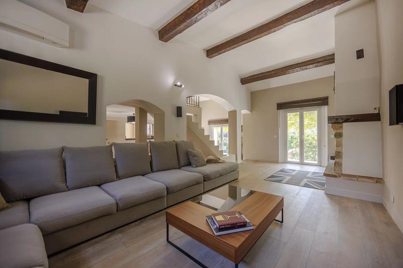 Villa - 196 m² - 6 pièces