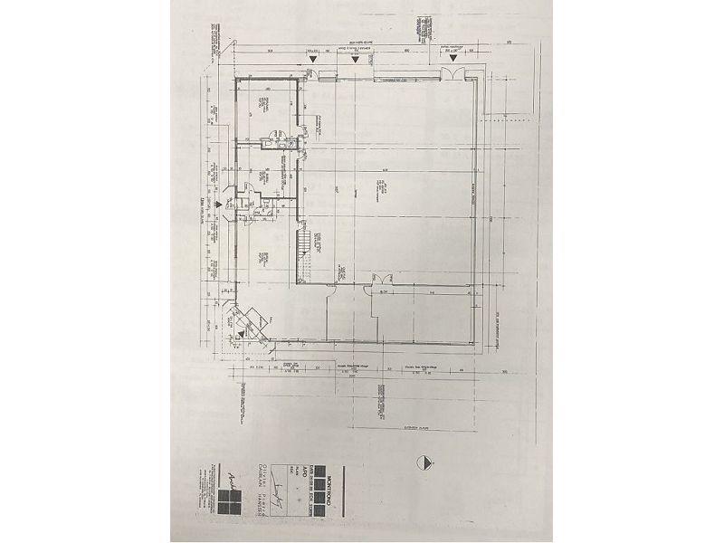 Local commercial - 735 m² - 6 pièces
