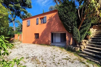 Maison traditionnelle - 90 m² - 4 pièces