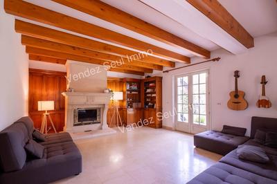 Maison traditionnelle - 223 m² - 7 pièces