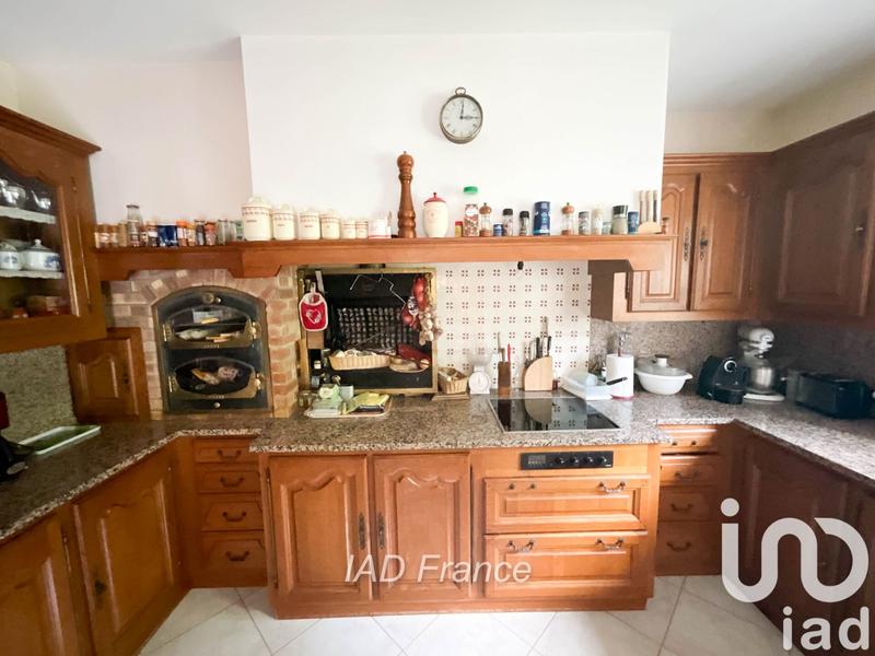 Maison - 232 m² - 9 pièces