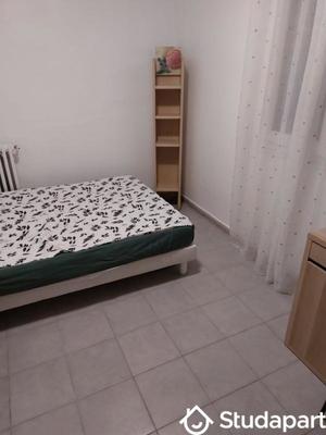 Chambre - 10 m² - 1 pièce