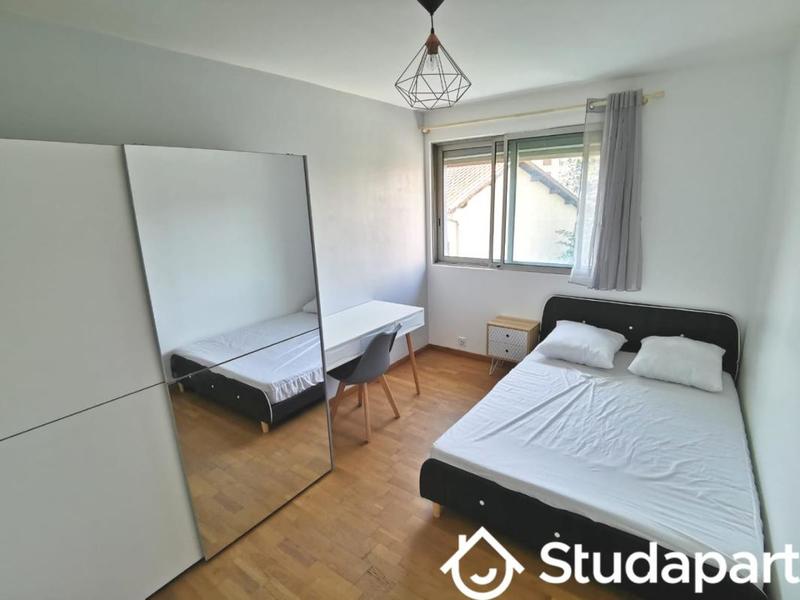 Chambre - 10 m² - 1 pièce