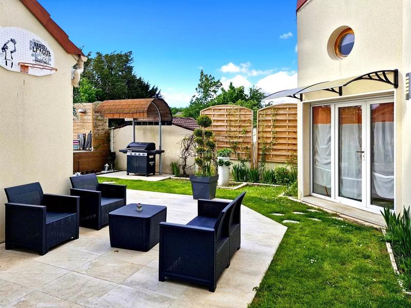 Maison - 108 m² - 5 pièces