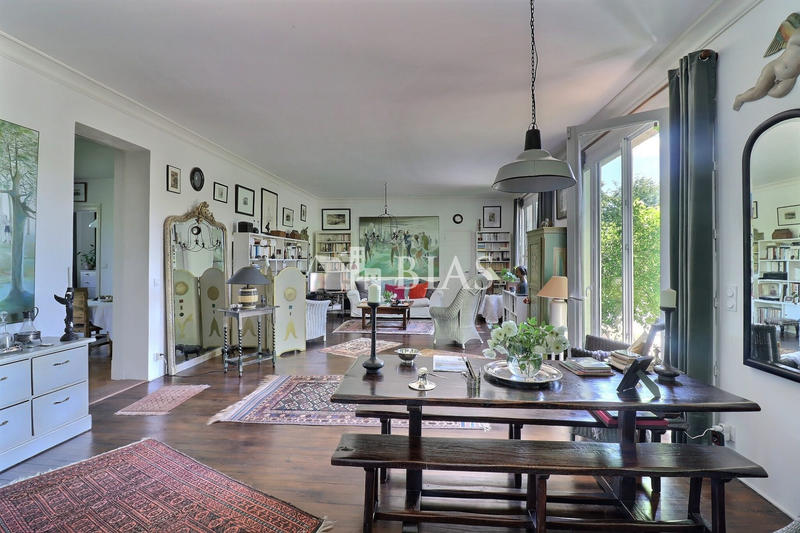 Maison - 210 m² - 7 pièces