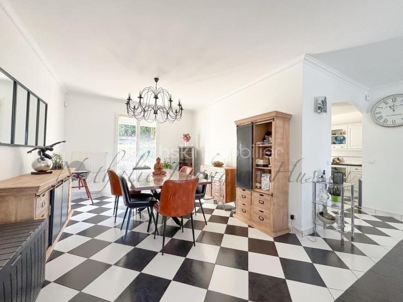 Maison - 150 m² - 7 pièces