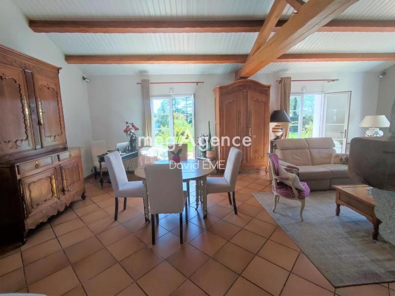 Maison traditionnelle - 167 m² - 8 pièces