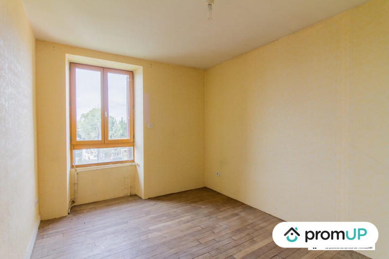 Maison - 240 m² - 8 pièces