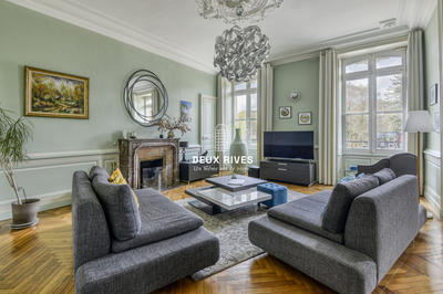 Appartement - 230 m² - 5 pièces