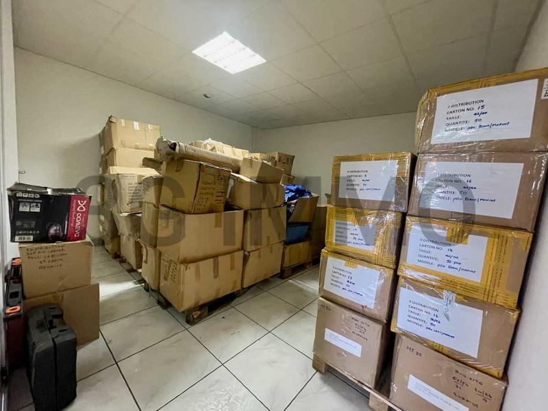 Local commercial - 97 m² - 4 pièces