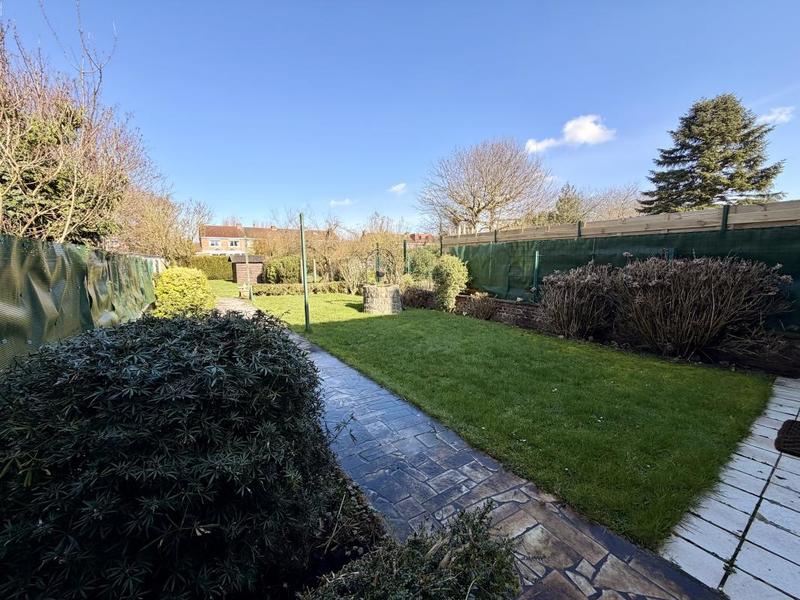 Maison - 96 m² - 4 pièces