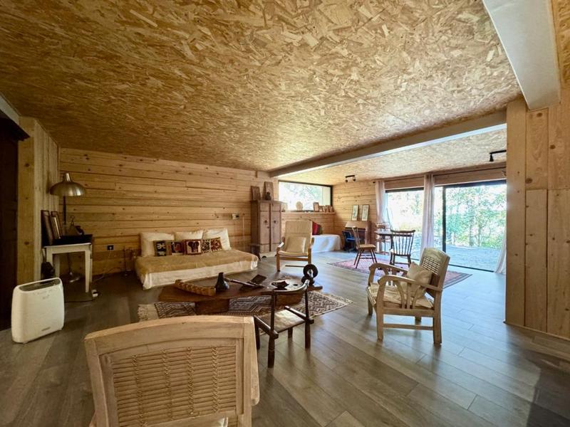 Propriété - 260 m² - 9 pièces