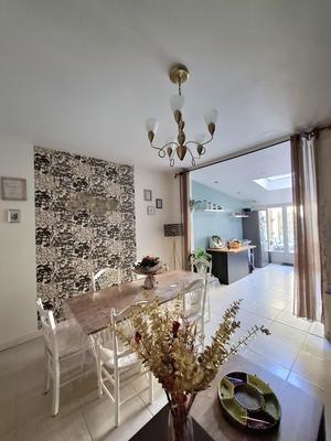 Maison - 95 m² - 5 pièces