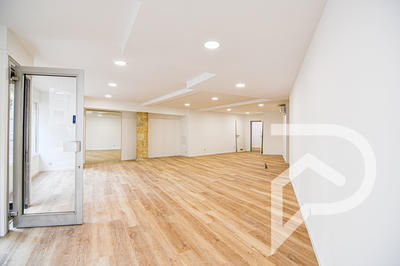 Local commercial - 81 m² - 2 pièces