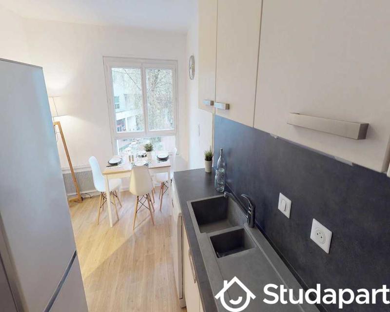 Chambre - 70 m² - 1 pièce