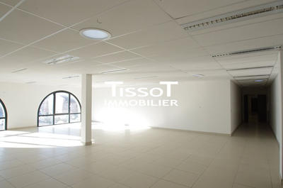 Bureau - 104 m² - 1 pièce