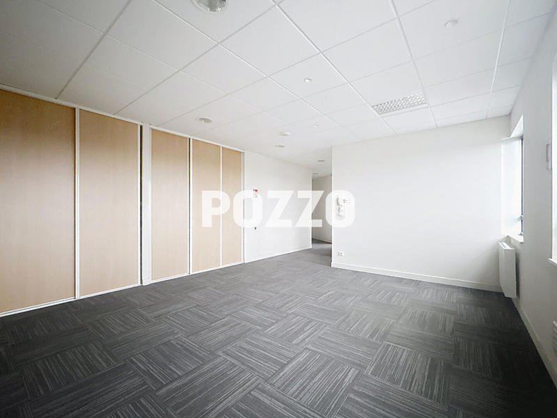 Bureau - 118 m² - 4 pièces