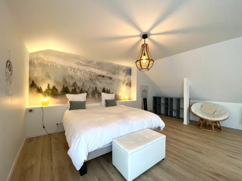 Maison - 225 m² - 8 pièces