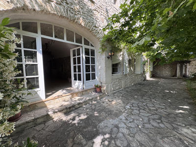 Maison - 311 m² - 9 pièces