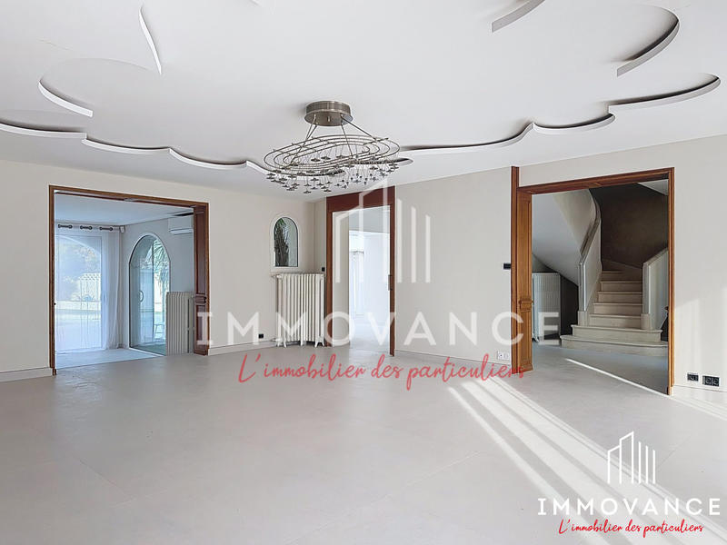 Villa - 277 m² - 6 pièces